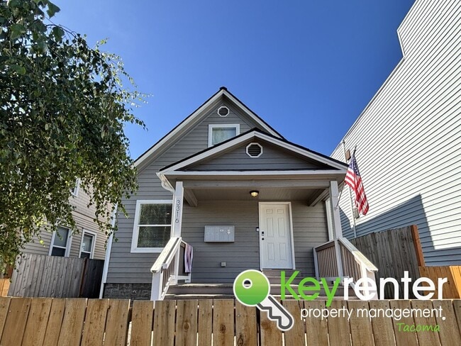 Building Photo - Modern 3-Bedroom, 2-Bath Downstairs Duplex... Rental
