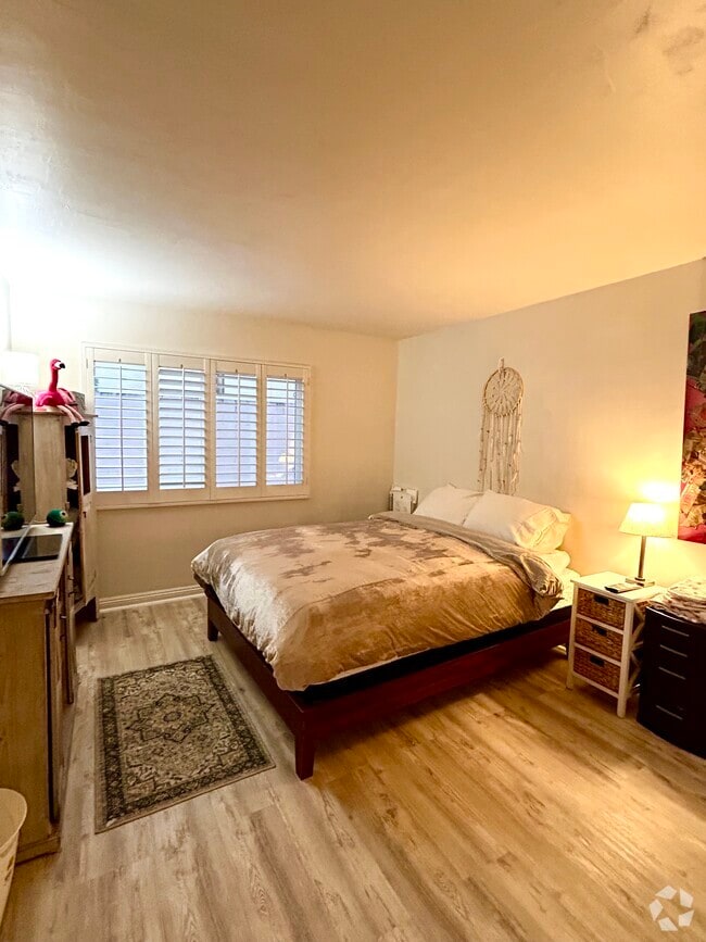Building Photo - 11911 Magnolia Blvd Unit 16 Rental