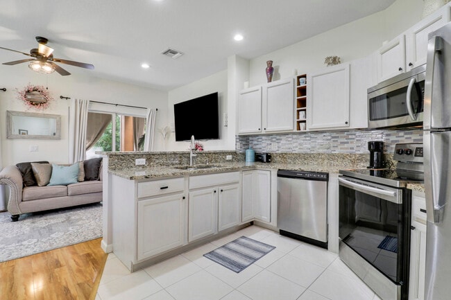 Photo - 8301 Mulligan Cir Unit 3211