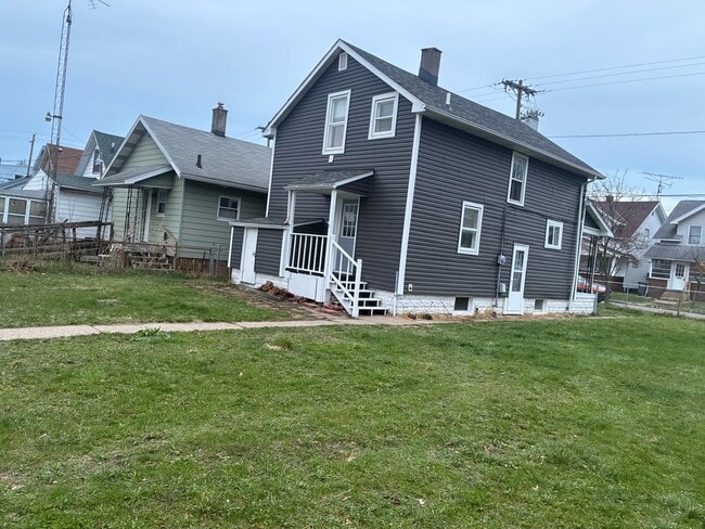 Photo - 1305 Mott Ave