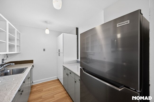 Photo - 700 N Washington St