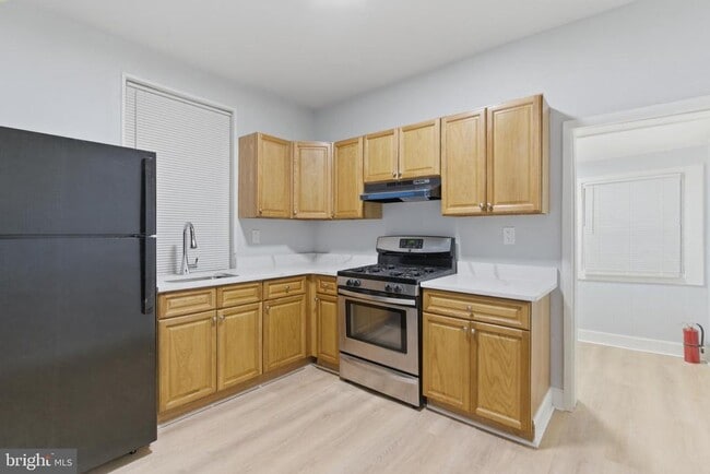 Photo - 5820 Race St