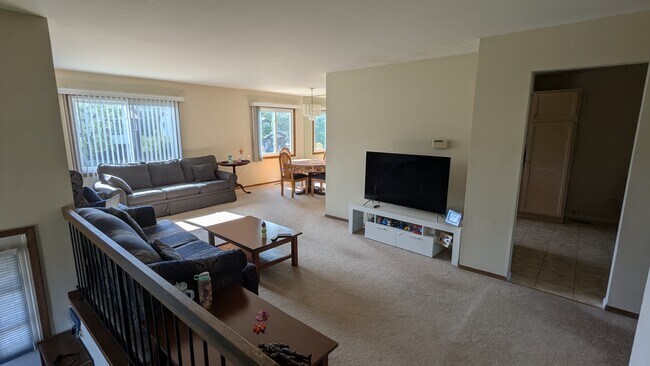 Photo - 541 Commanche Trl