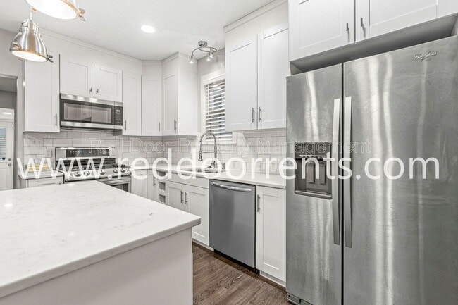 Photo - 2028 Hoyt Ave