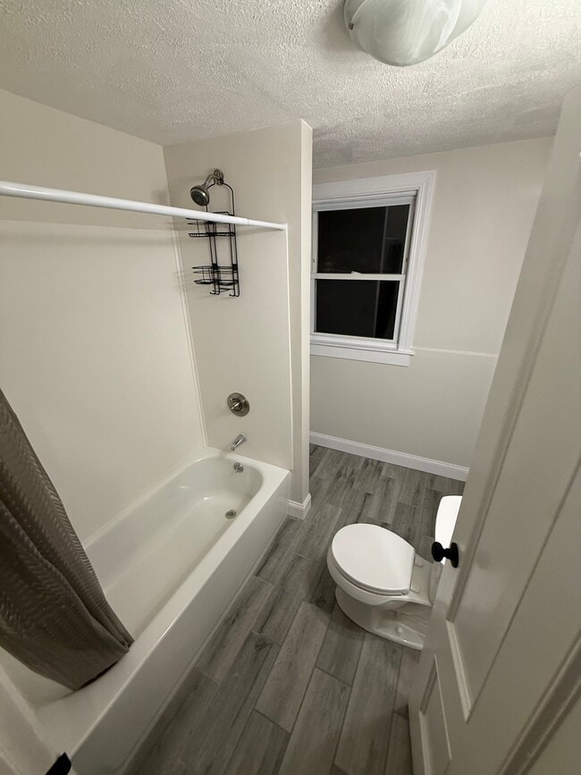 Photo - 256-258 Gibson St Unit 258