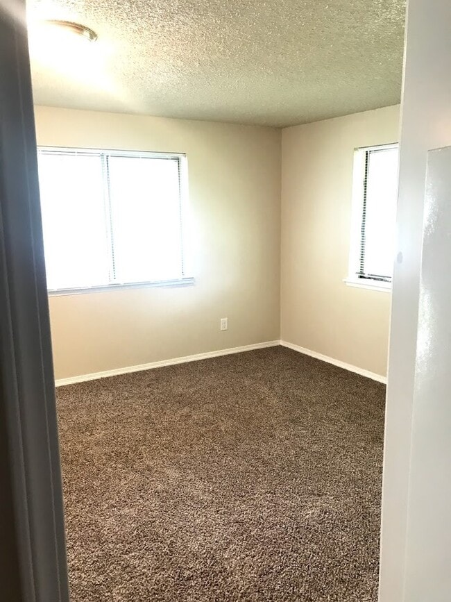 Photo - 334 S 3rd St