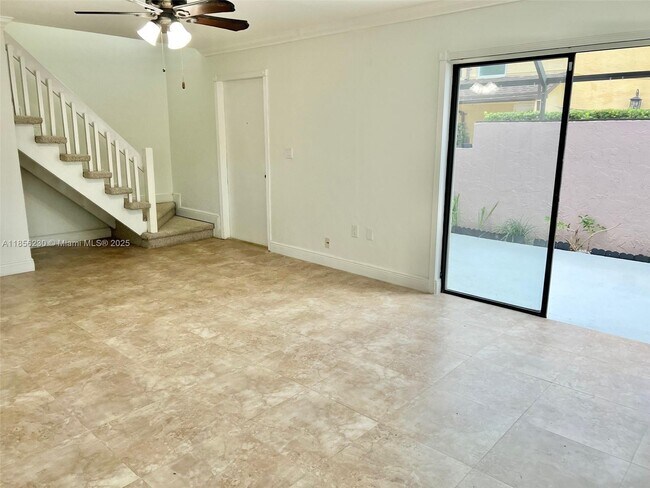 Building Photo - 15840 SW 90th Ct Unit c Rental