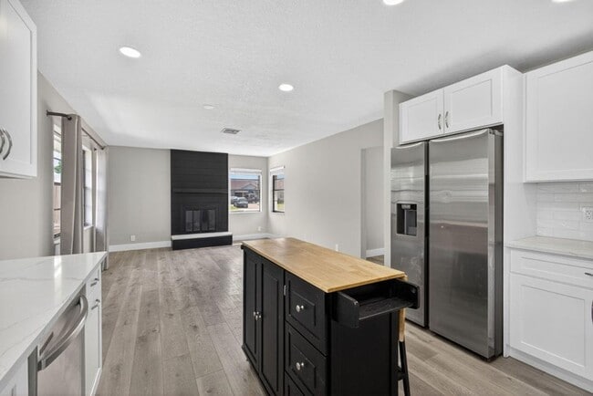 Photo - 1202 Essex Dr