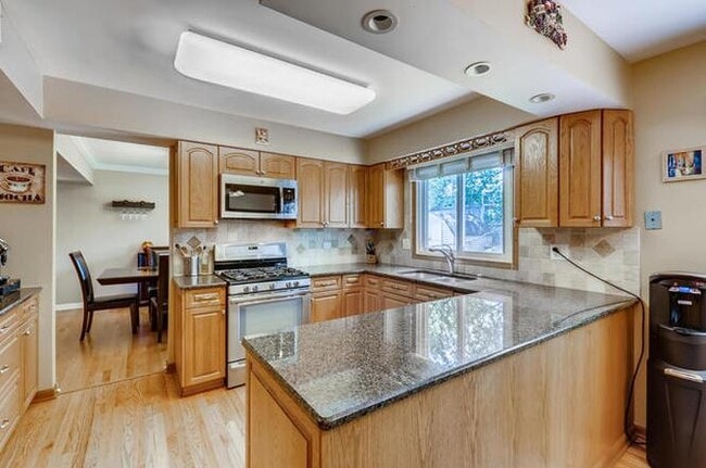 Photo - 4210 Portage Ln