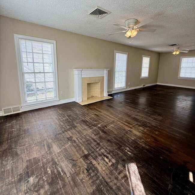 Photo - 2422 30th St