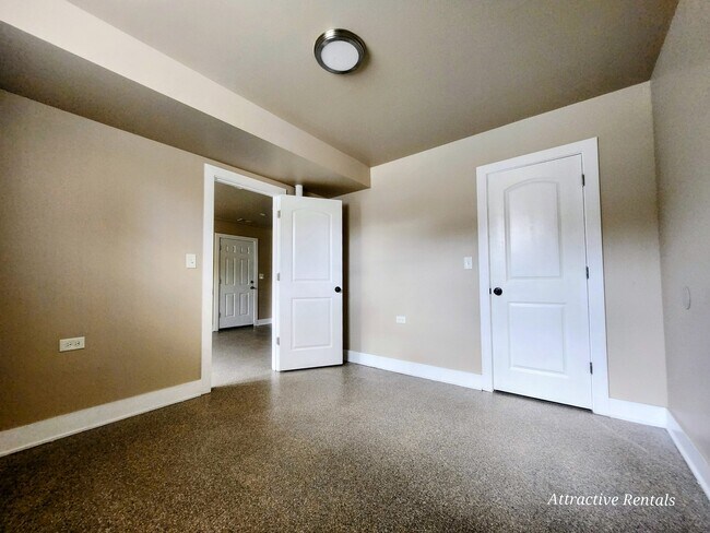 1432 W Marquette Rd Unit G