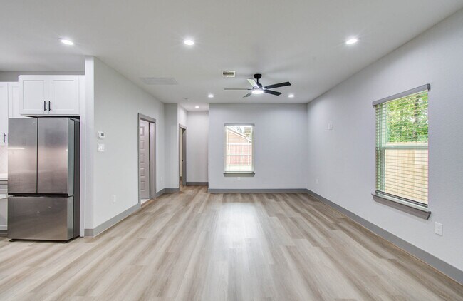 Photo - 1065 South Ln