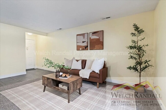 Photo - 2438 Elizabeth St Unit 2