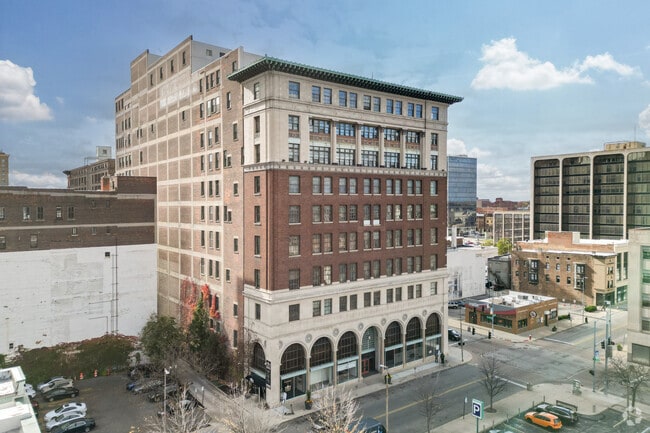 513 Adams - Exterior