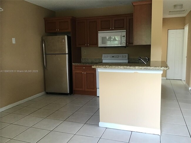 Photo - 11502 NW 43rd St Unit 11502