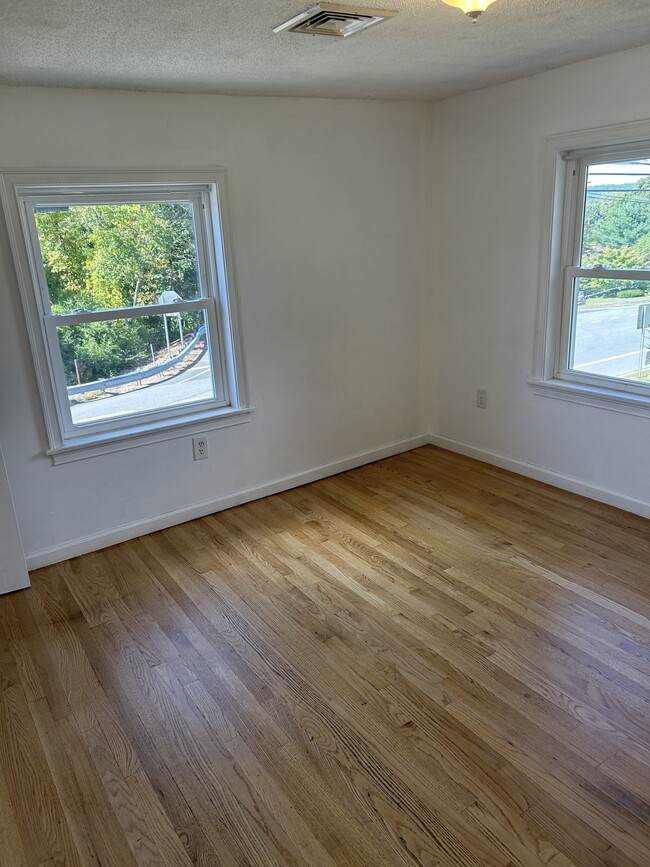 Photo - 232 Stafford Rd Unit B< LLC Apartment