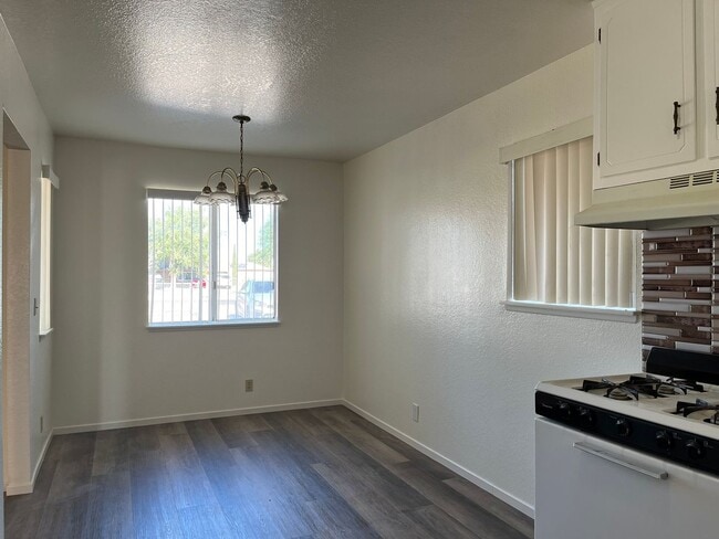 Photo - 727 Unit B