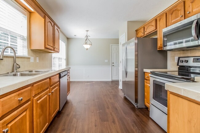 Photo - 1511 Antebellum Dr