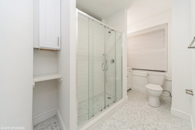 *Las imágenes son muestras representativas de la unidad anunciada. En algunos casos, las unidades reales que visita... - 73 Westland Ave Unidad 1R