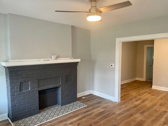 Photo - 665-667-667 Siebert St Unit 667