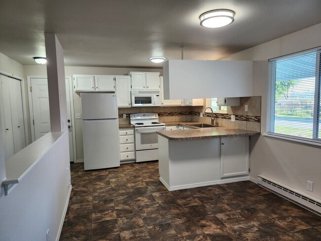 Photo - Beautiful 4 bedroom 2 bath Post Falls home for rent!