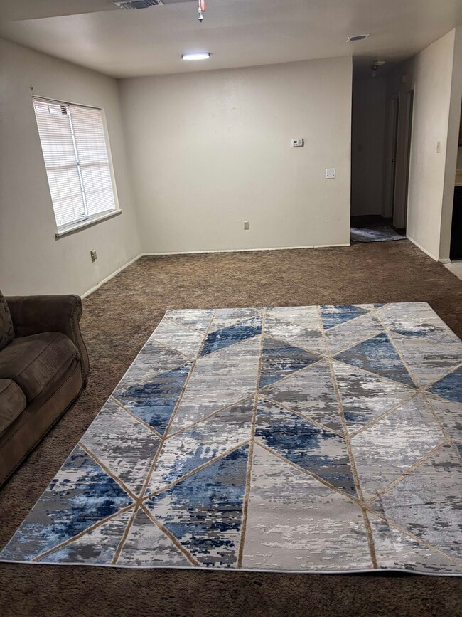 Photo - 205 Hummingbird Ln