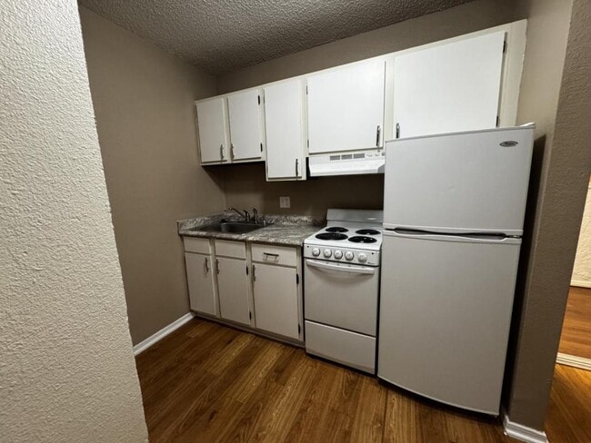 Photo - 103 E Central Ave