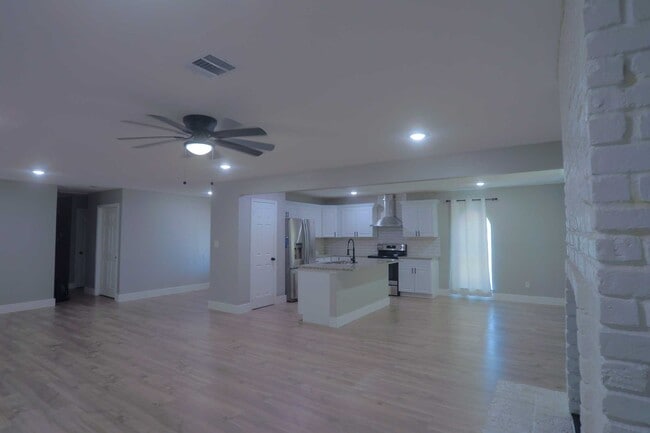Photo - 6703 Winfield Rd