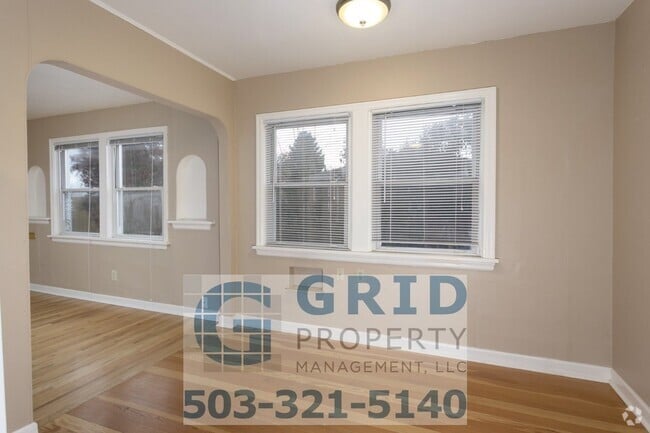 Building Photo - Charming Two Bedroom Home Available in Sou...