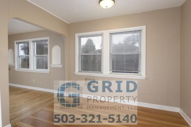 Charming Two Bedroom Home Available in Sou... - Charming Two Bedroom Home Available in Sou...
