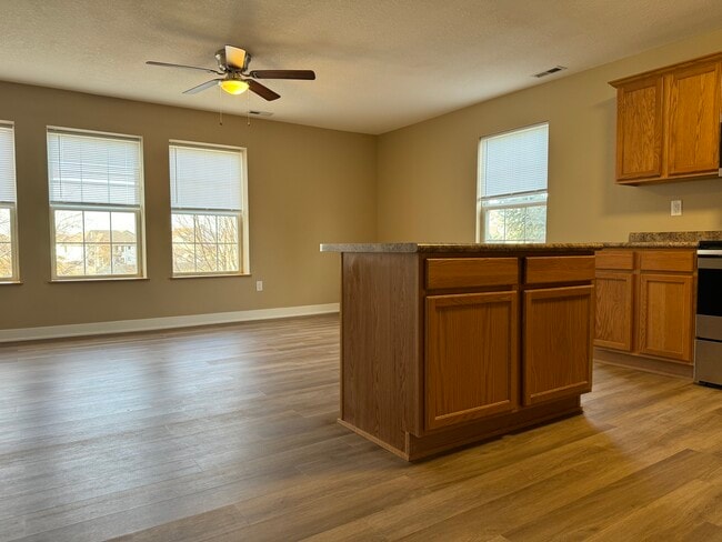 Living Room - 389 NE Sandalwood