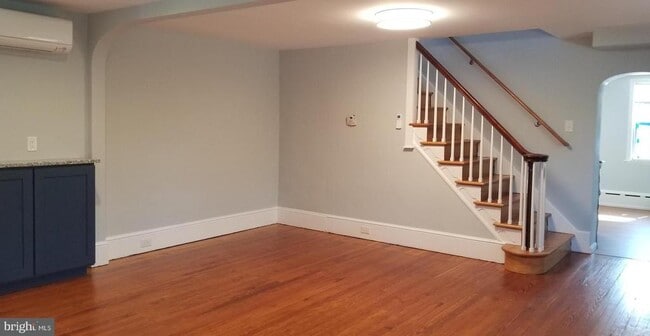 Photo - 473 Freemont St