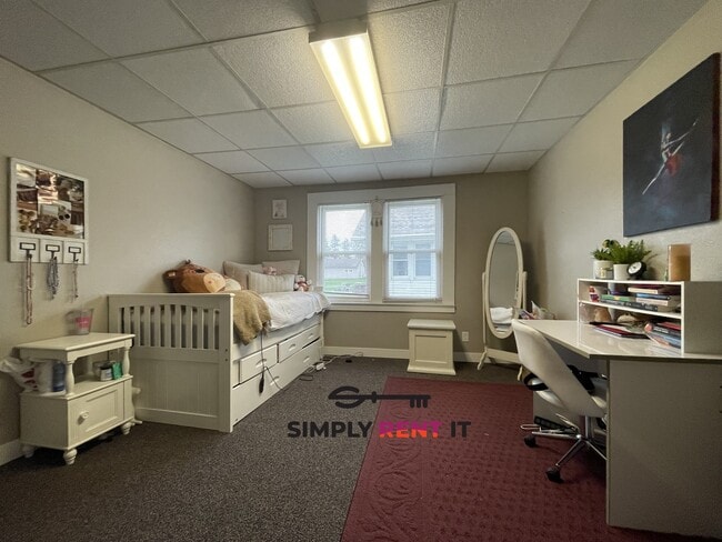 Photo - Tri-Plex, 3 Bedroom On Campus! Available Now! Unit 101