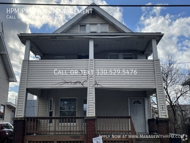 Building Photo - 2 Bedroom First Floor Duplex Available Now! Unit Down Rental