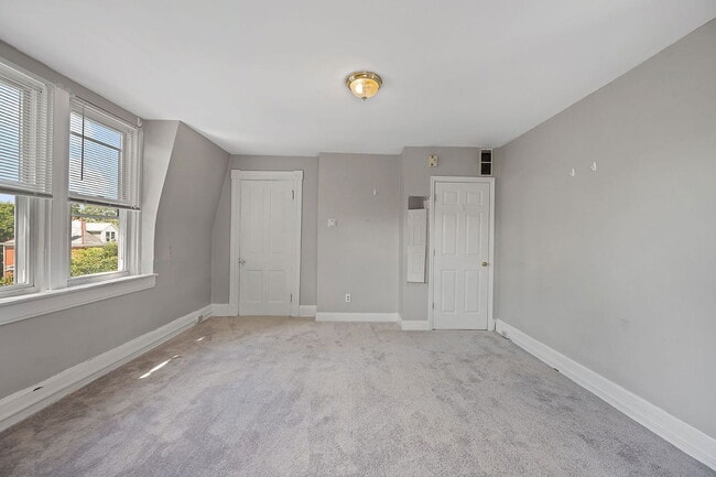 Photo - 494 Riddle Rd Unit 3