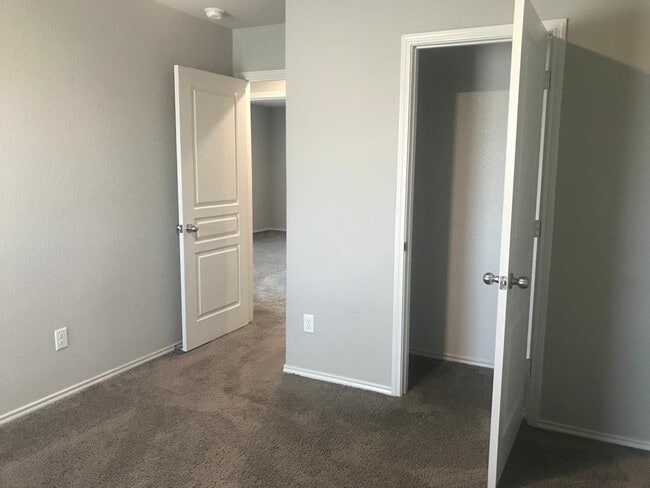 Photo - 2705 Turning Crk St