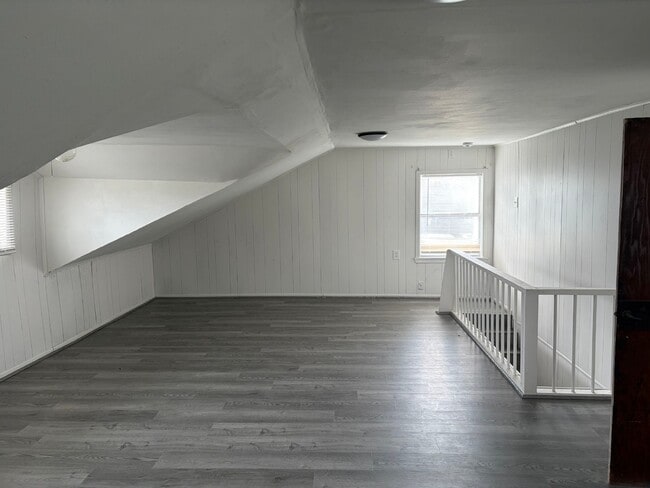 Building Photo - 1821 6th St