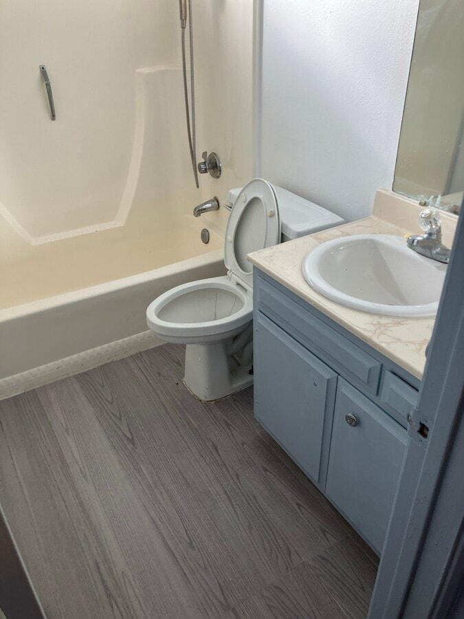 Photo - 2285 W Oakland Ave