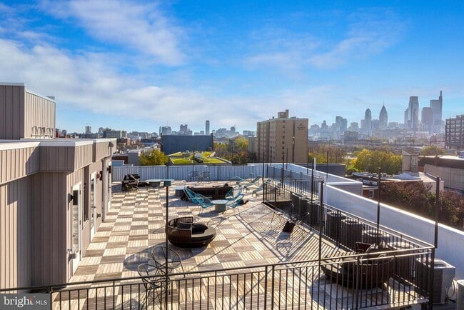 Photo - 629 W Girard Ave Apartment Unit 406