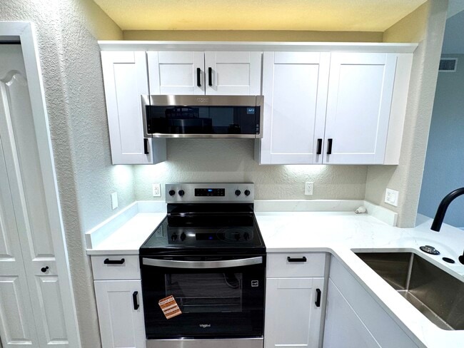 Photo - 819 Fairwaycove Ln Unit 103