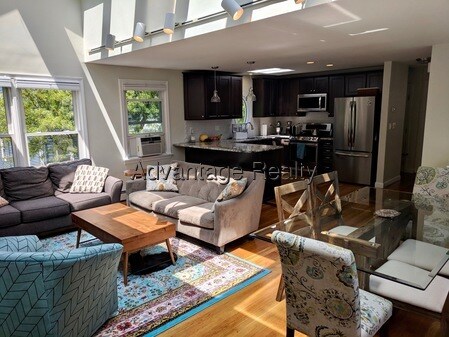 Photo - 72 6th St Unit 2