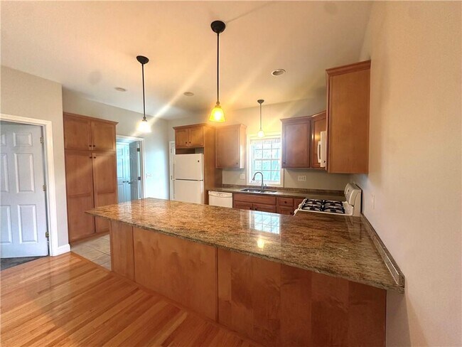 Photo - 31 Garfield Ave Unit 1