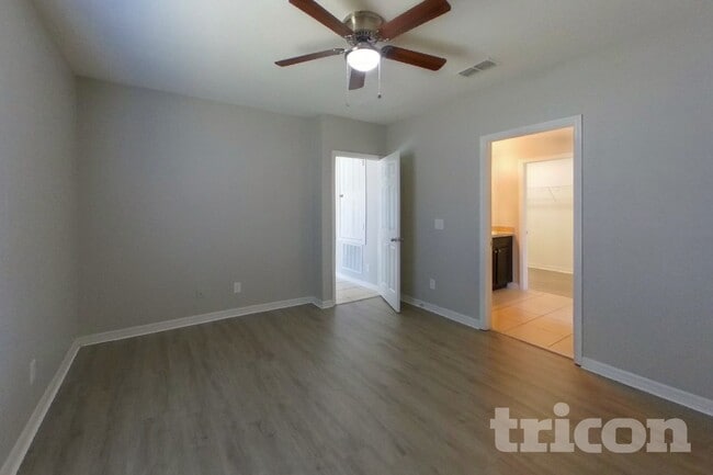 Photo - 2800 Glendive Dr