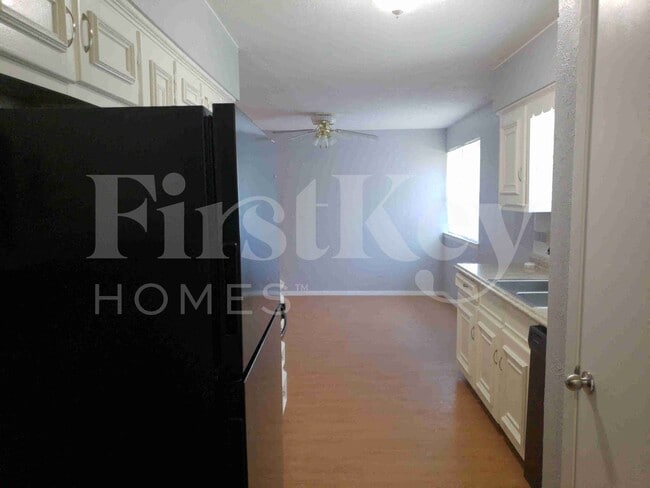 Photo - 6537 La Grange Dr