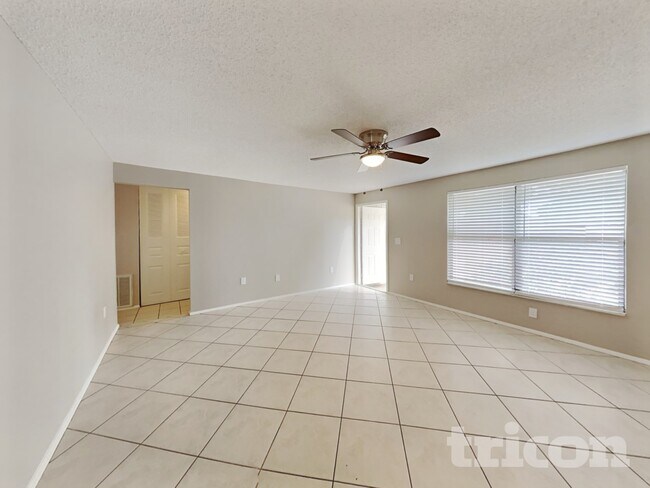 Photo - 6101 37th Ave W