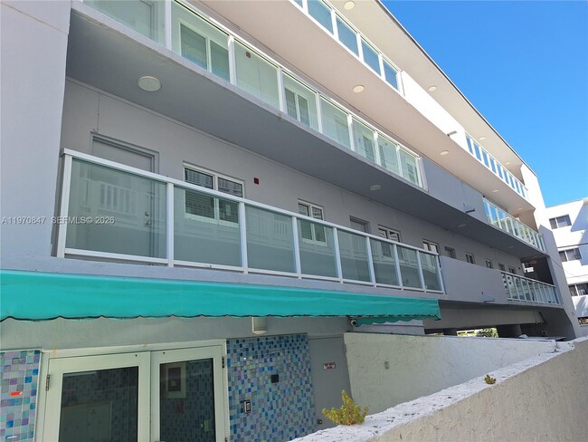 Photo - 2011 Bay Dr Unit 7