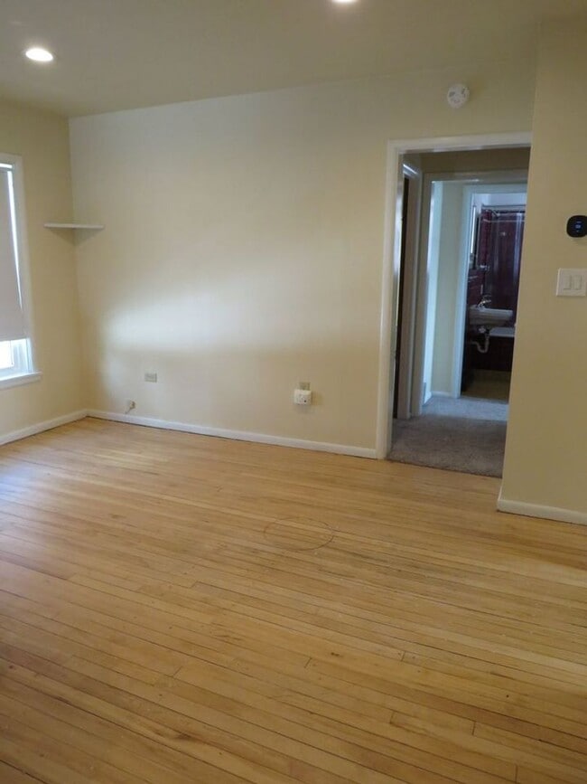 Photo - 3220 Primrose St