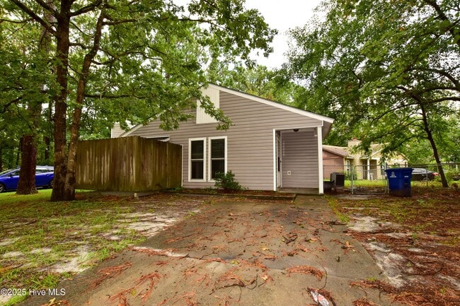 Building Photo - 103 Twinwood Dr Rental