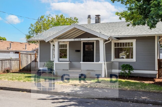 Building Photo - GPM657 - SE Raymond Ct. (T1) Unit A Rental