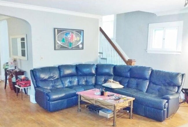 Photo - 951 18th Ave SE